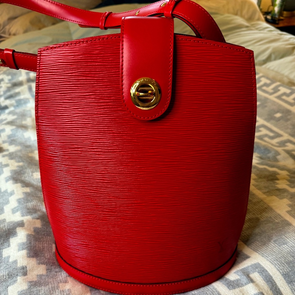 Louis Vuitton Cluny Shoulder Bag in Red Epi Leather